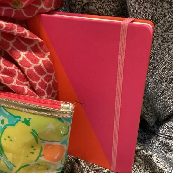 💥Low Start Lily Pulitzer silk & cashmere scarf, cosmetic bag full of goodies